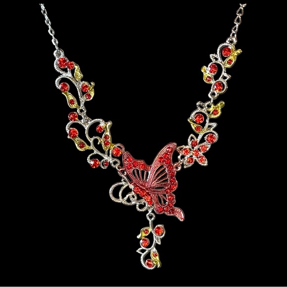 🎁 Red Crystal Butterfly Necklace Earring Set - Picture 4 of 12